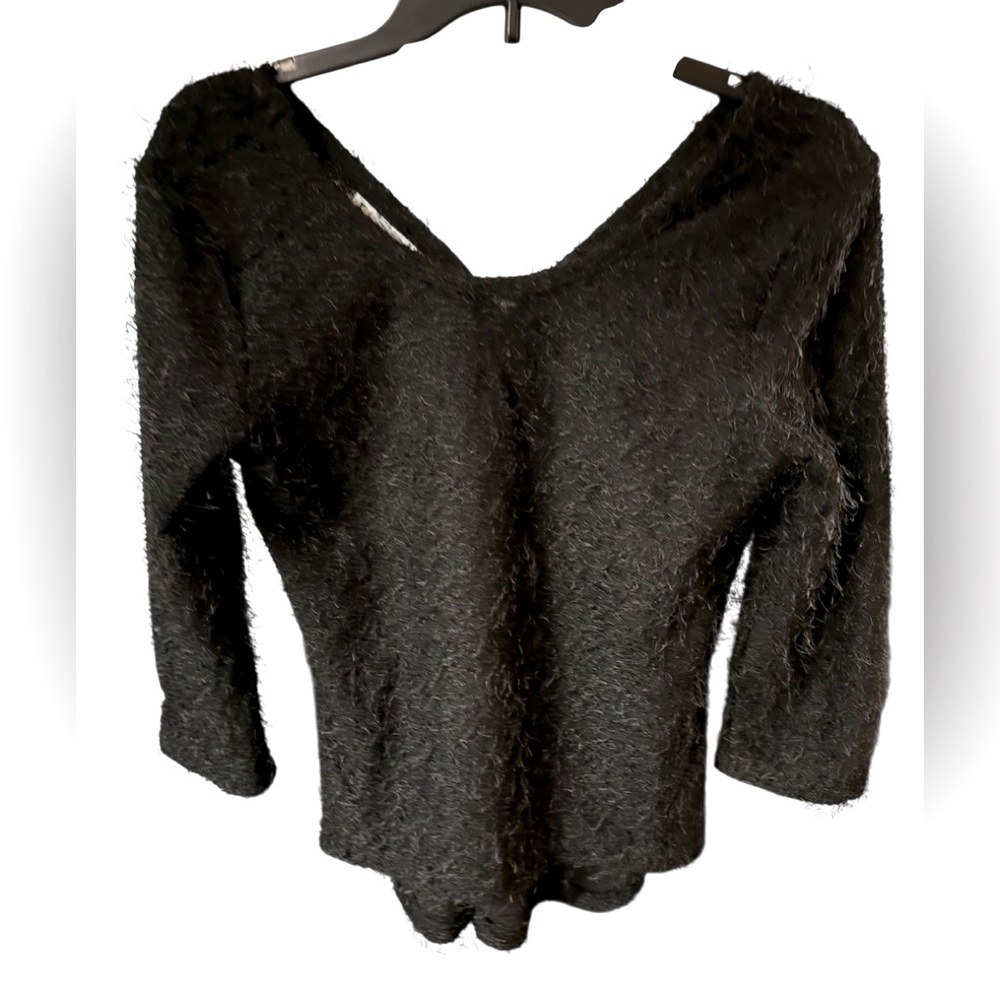 ITALIAgogo Fuzzy eyelash with V back Sweater Size M ?Vintage